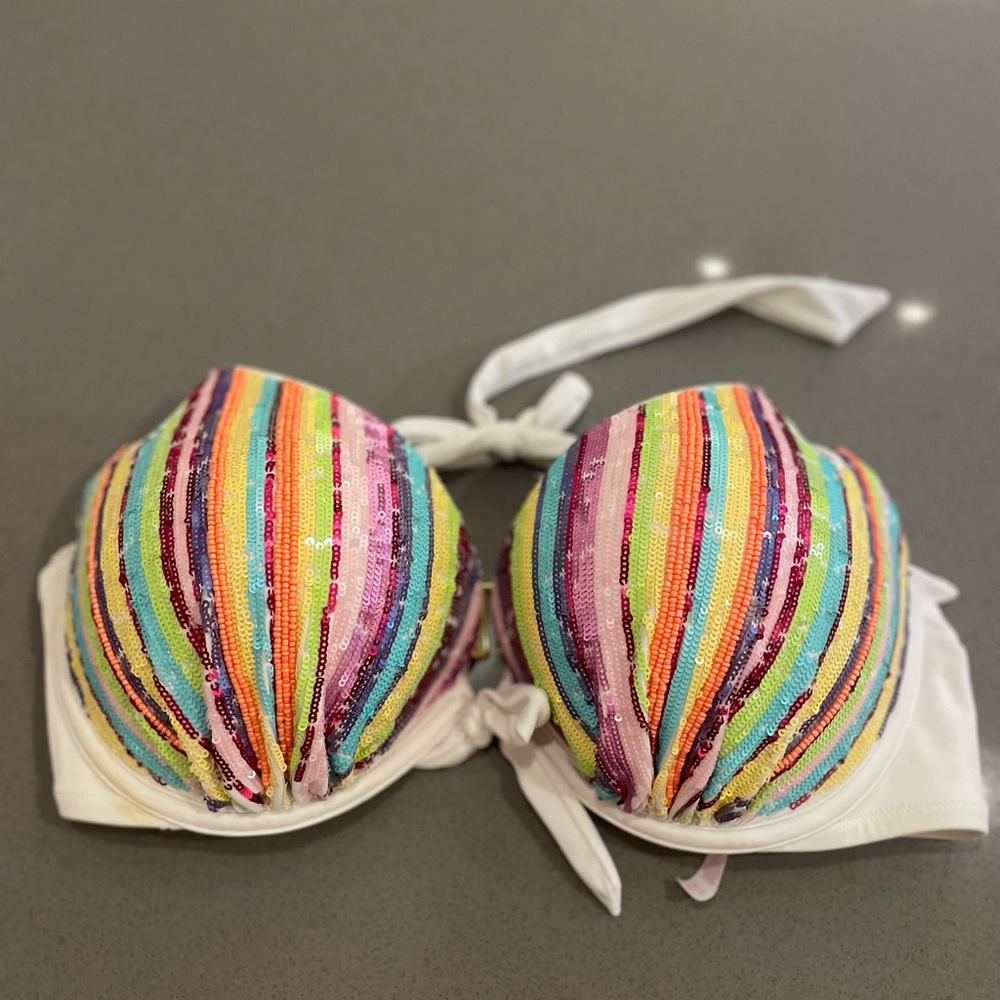Victoria Secrets Sparkle padded bikini top
